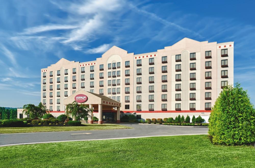 Vernon Downs Casino And Hotel Exterior photo