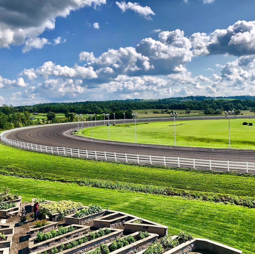 Vernon Downs Casino And Hotel Exterior photo