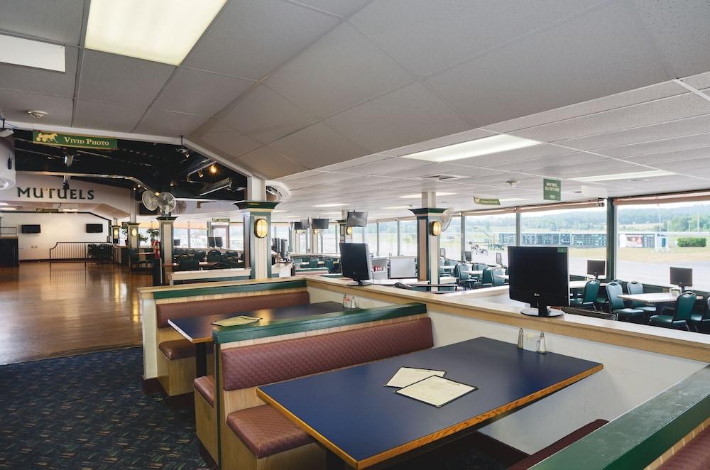 Vernon Downs Casino And Hotel Exterior photo