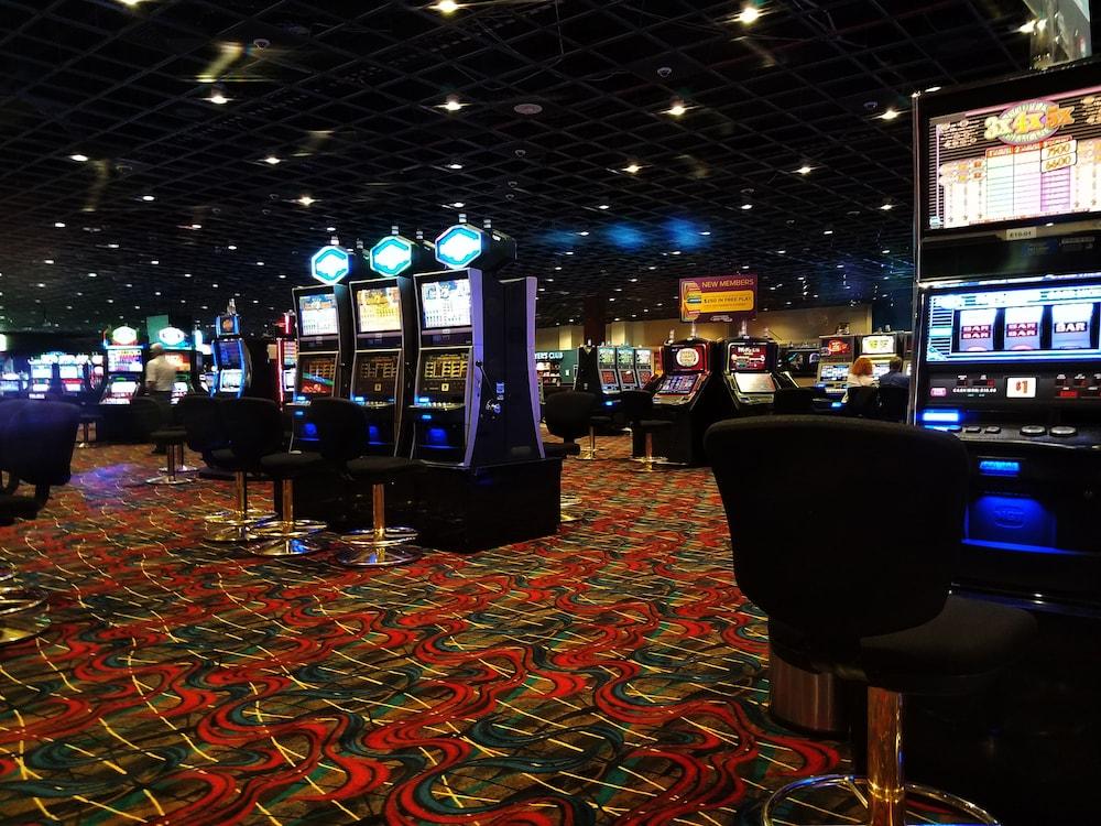 Vernon Downs Casino And Hotel Exterior photo