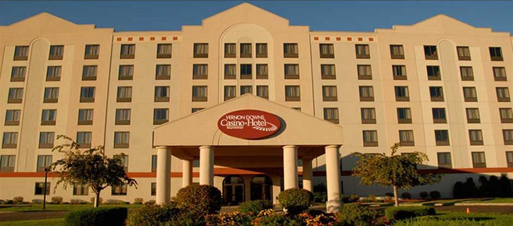Vernon Downs Casino And Hotel Exterior photo