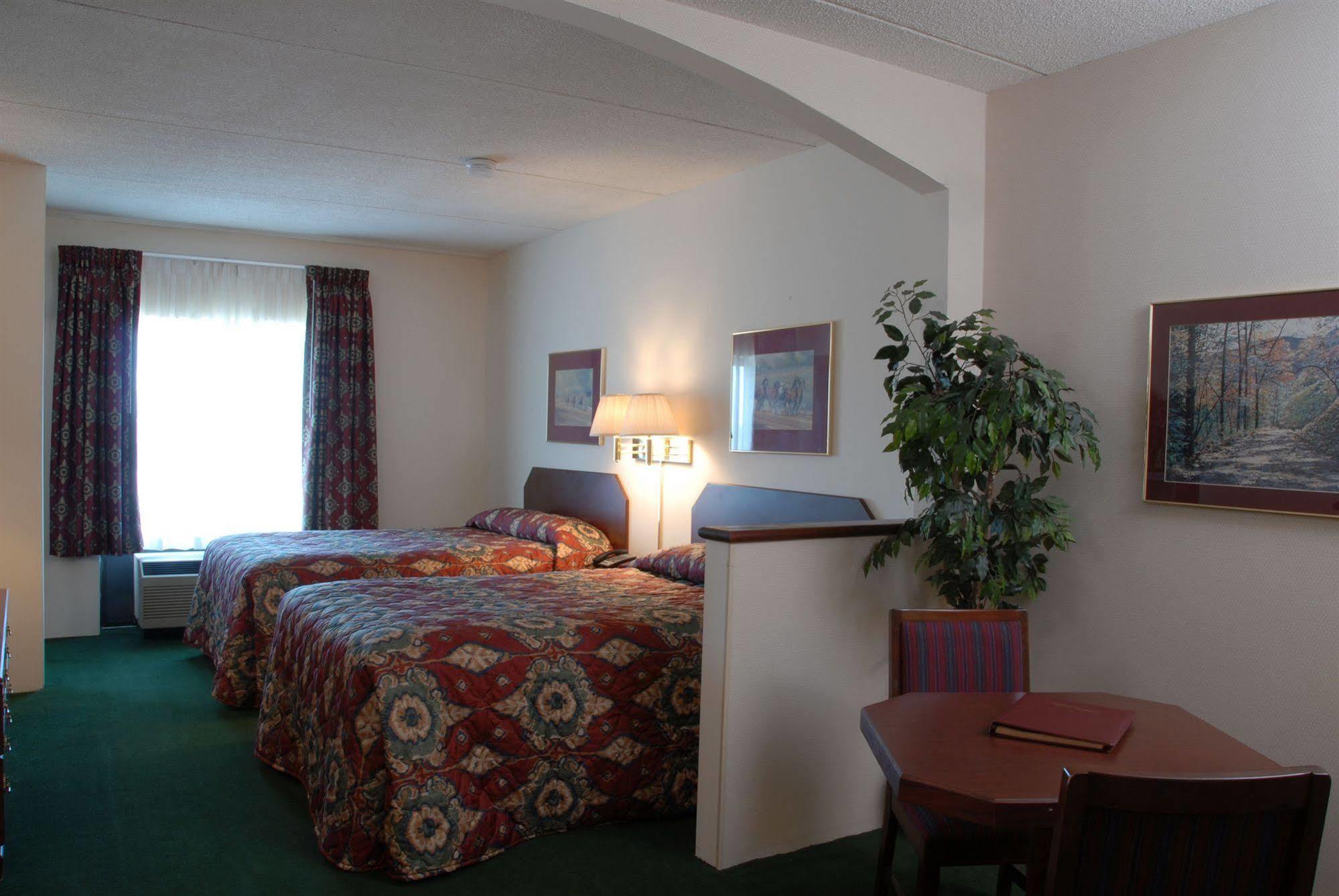 Vernon Downs Casino And Hotel Room photo